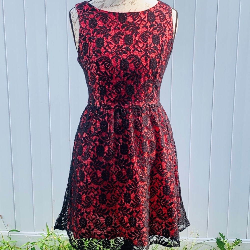 Hearts large lace black and coral dress